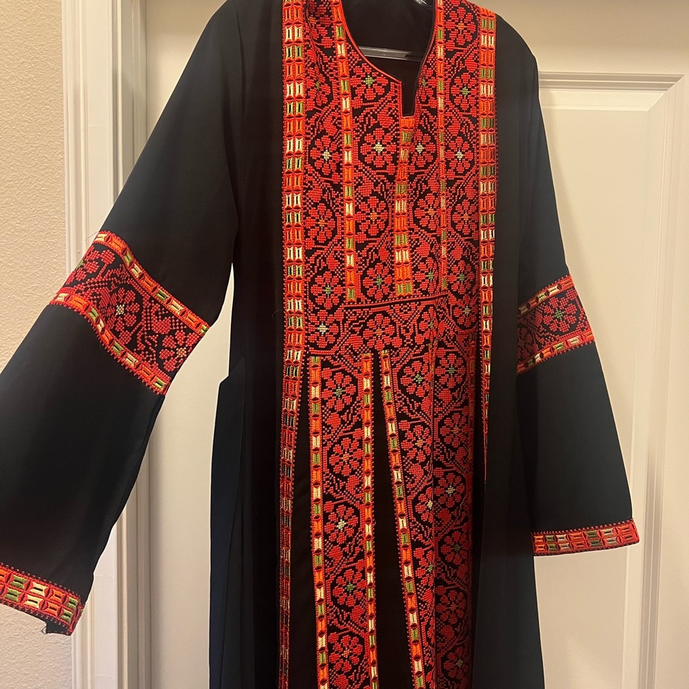Black and Red Embroidered Dress Thobe